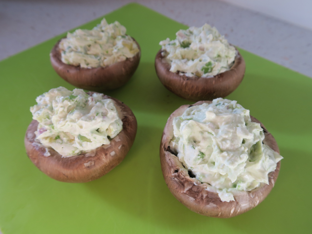 Bouchées de champignon frais farcis
